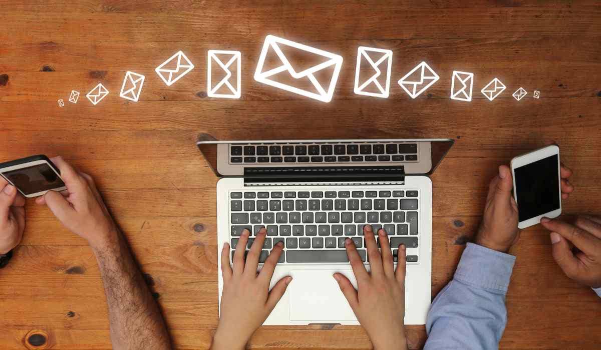 emailing sms marketing - Emailing ou SMS publicitaire : quel outil choisir pour votre stratégie marketing ?